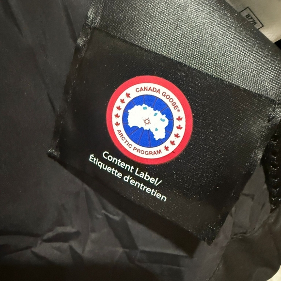 Canada Goose Duncan Vest with Disc Logo - Picture 3 of 9